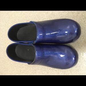 Dansko size 8 Eu 38 nurse shoes